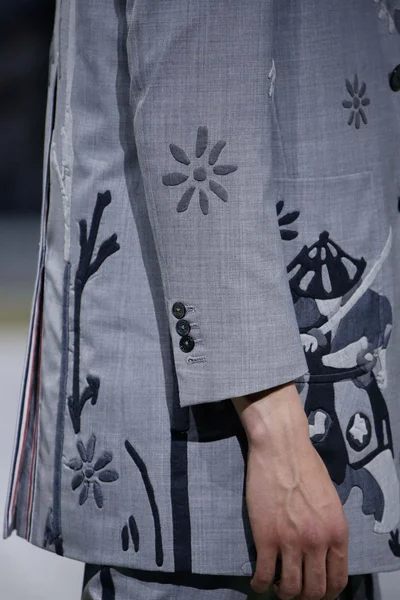 Look 49